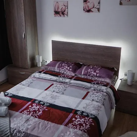 Iali Apartment *